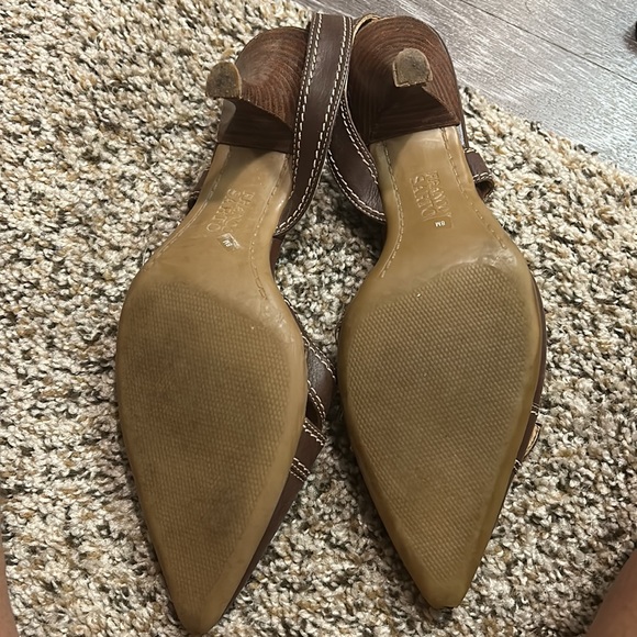 Low Heel - Picture 2 of 3